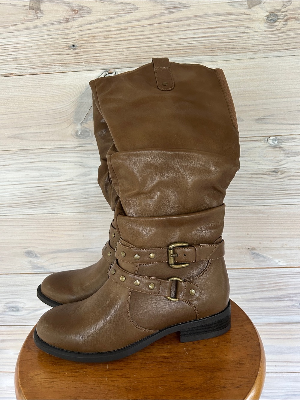 IN BOX NEVER WORN White Mountain Brown Strap & Stud Detail Lexi Boots Size 6W